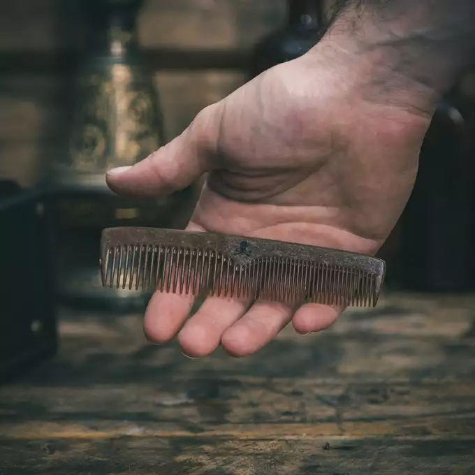Bluebeards - Męski grzebień do włosów z płynnego drewna - Liquid Wood Comb